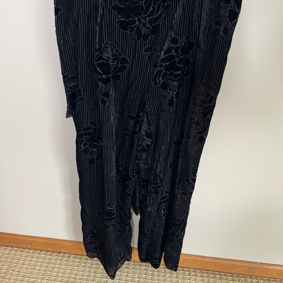 Anthropologie Moulinette soeurs Black Velvet belted Jumpsuit NWT 6 - Picture 4 of 11